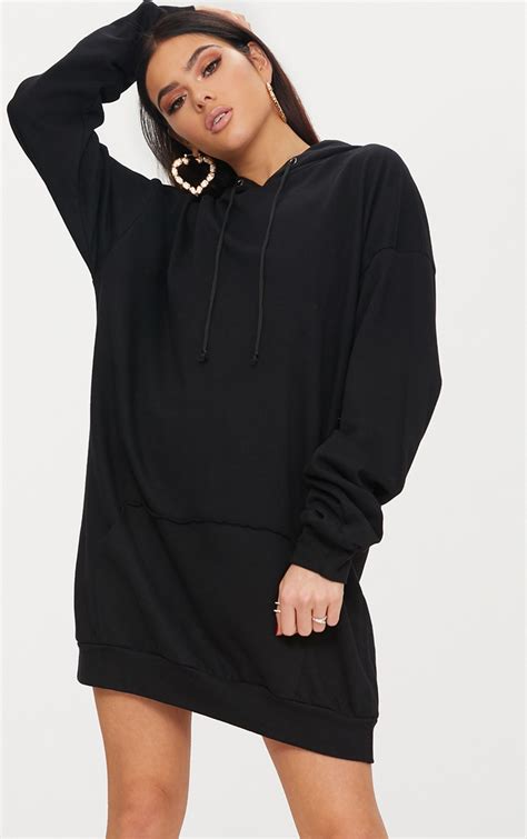 oversized black hoodie outfit.